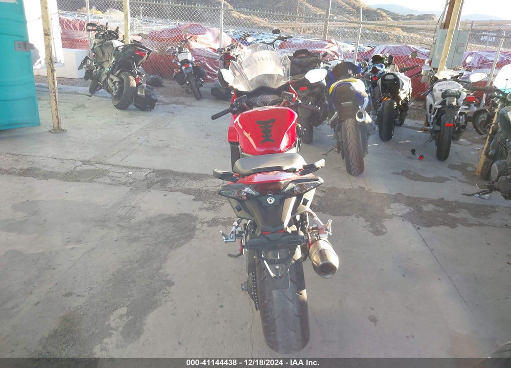 2014 HONDA VFR800 F VIN: JH2RC7911EK000854