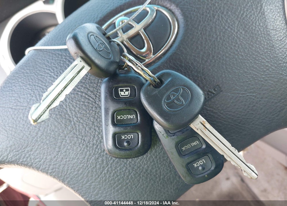 2005 TOYOTA 4RUNNER SR5 V6 VIN: JTEBU14R558040185