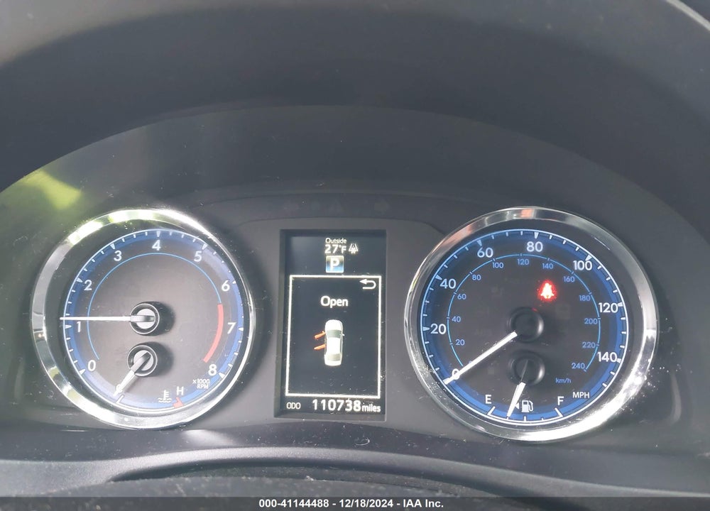 2017 TOYOTA COROLLA SE VIN: 5YFBURHE6HP587467