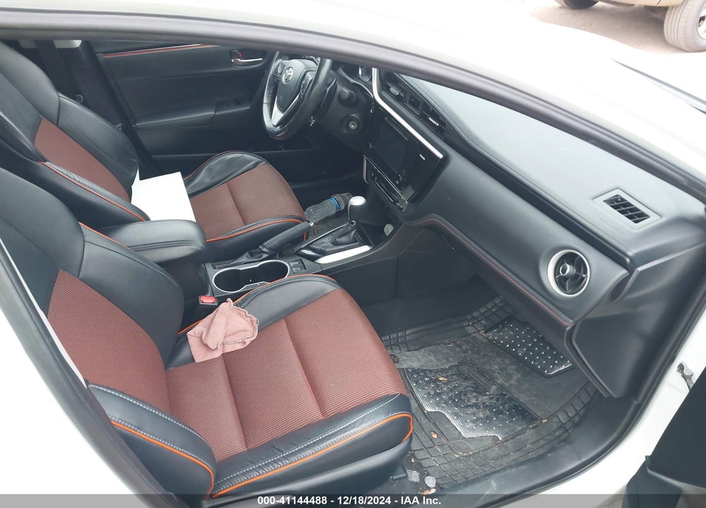 2017 TOYOTA COROLLA SE VIN: 5YFBURHE6HP587467