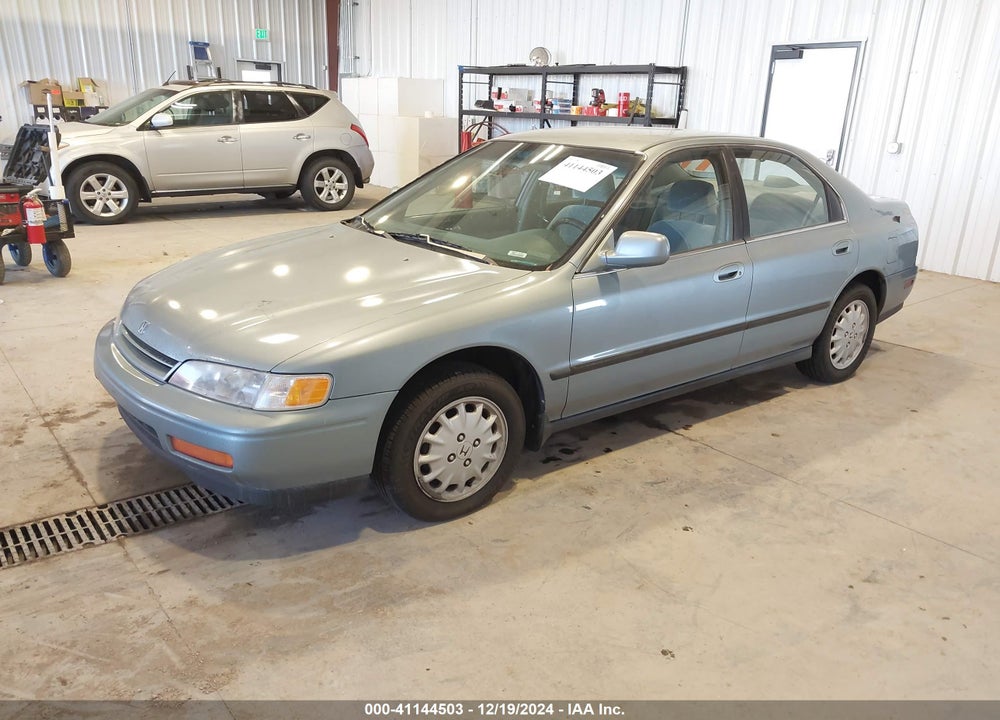1995 HONDA ACCORD LX/EX VIN: 1HGCD5637SA127469