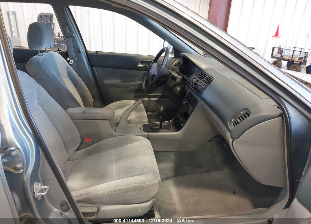 1995 HONDA ACCORD LX/EX VIN: 1HGCD5637SA127469