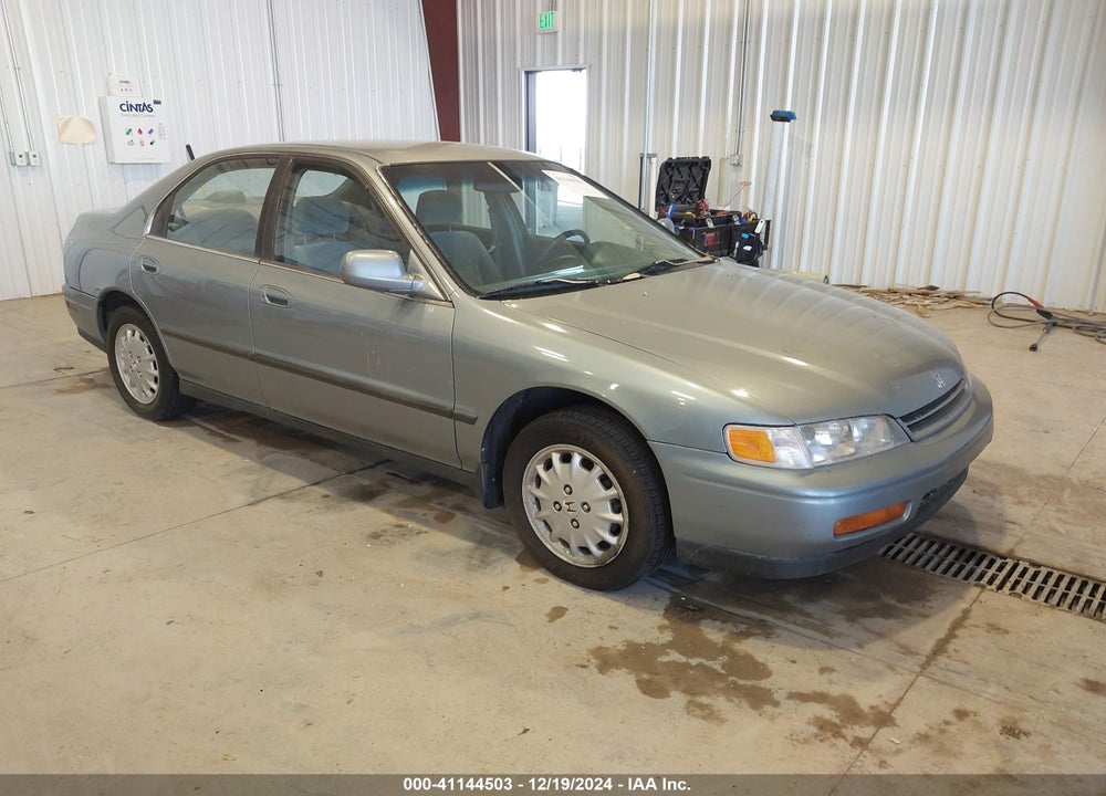 1995 HONDA ACCORD LX/EX VIN: 1HGCD5637SA127469