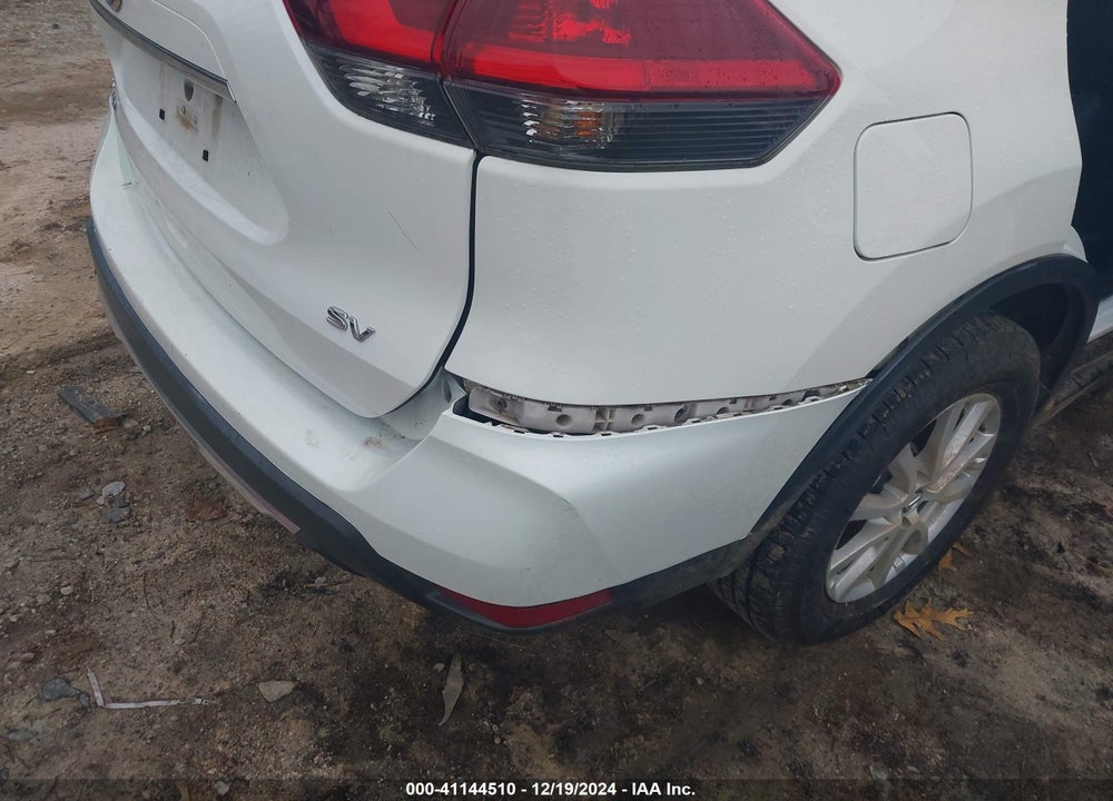2018 NISSAN ROGUE S/SV VIN: KNMAT2MT6JP599961