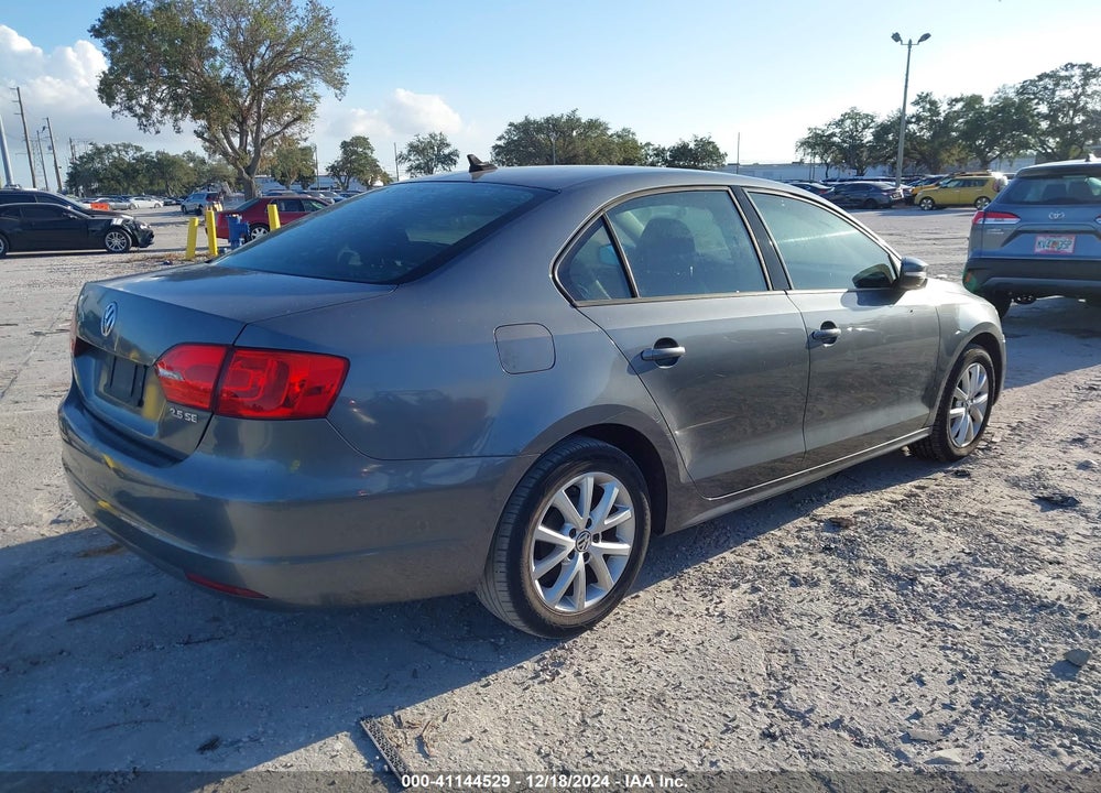 2011 VOLKSWAGEN JETTA 2.5L SE VIN: 3VWDZ7AJ5BM399041