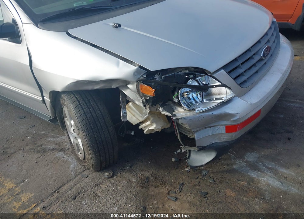 2005 FORD FREESTAR SES VIN: 2FMZA57685BA66292