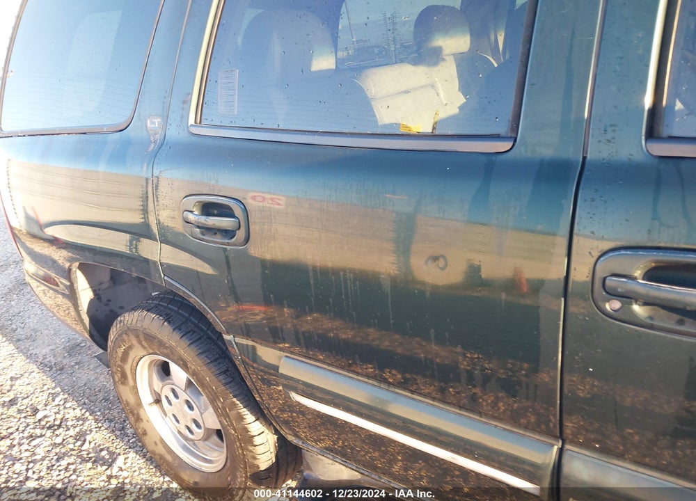 2001 CHEVROLET TAHOE LT VIN: 1GNEC13T21R114904