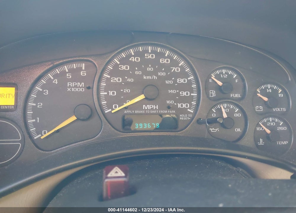 2001 CHEVROLET TAHOE LT VIN: 1GNEC13T21R114904