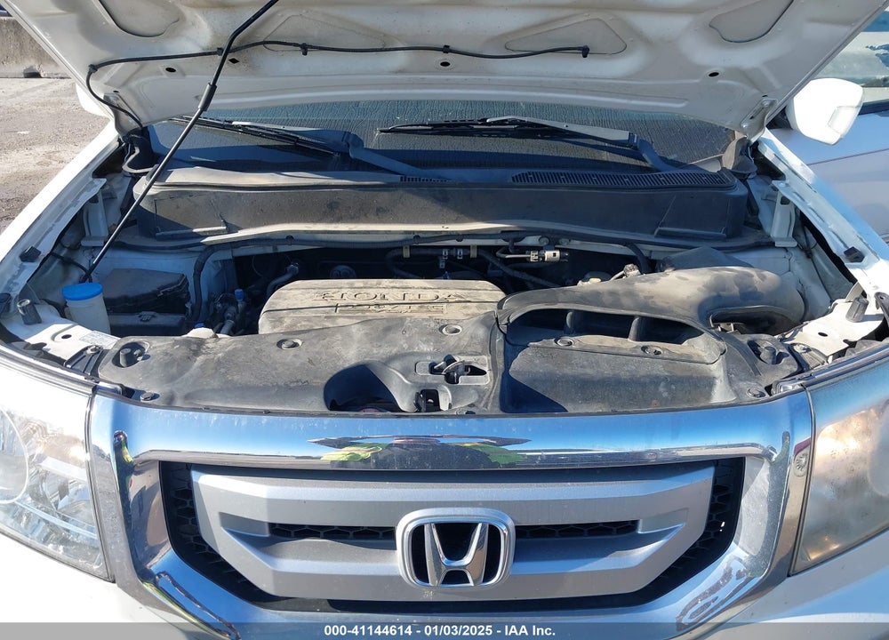 2011 HONDA PILOT TOURING VIN: 5FNYF3H99BB032374