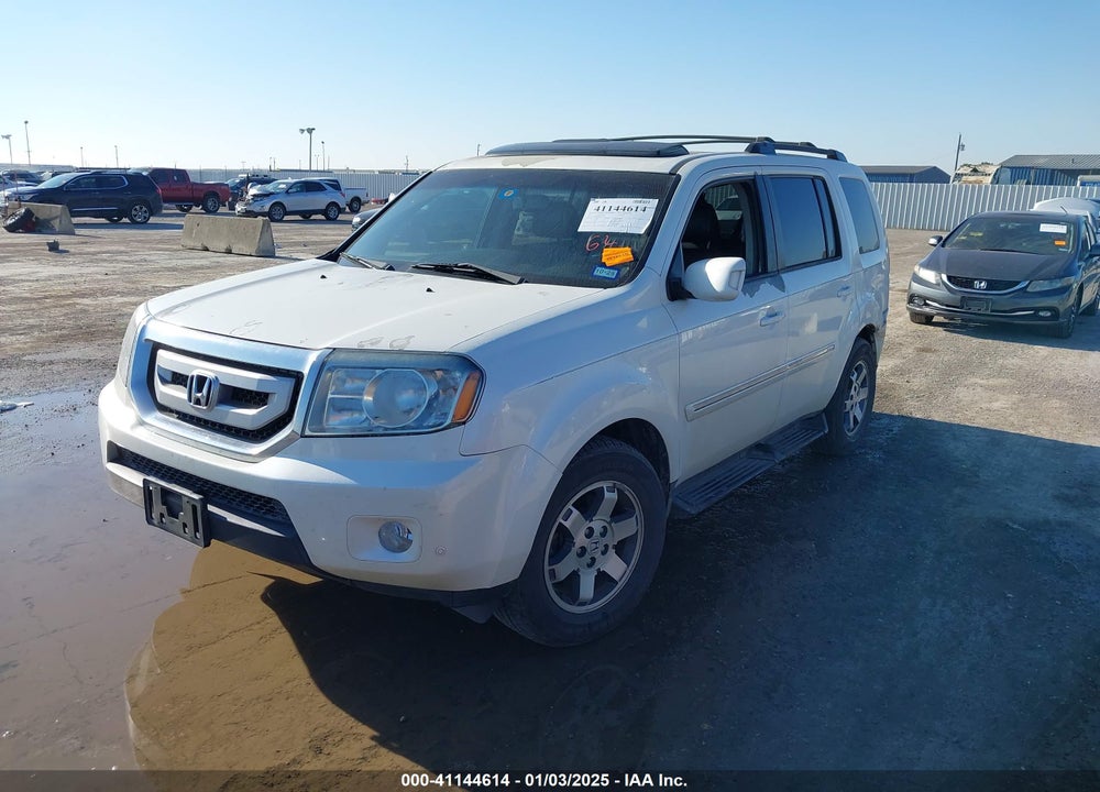 2011 HONDA PILOT TOURING VIN: 5FNYF3H99BB032374