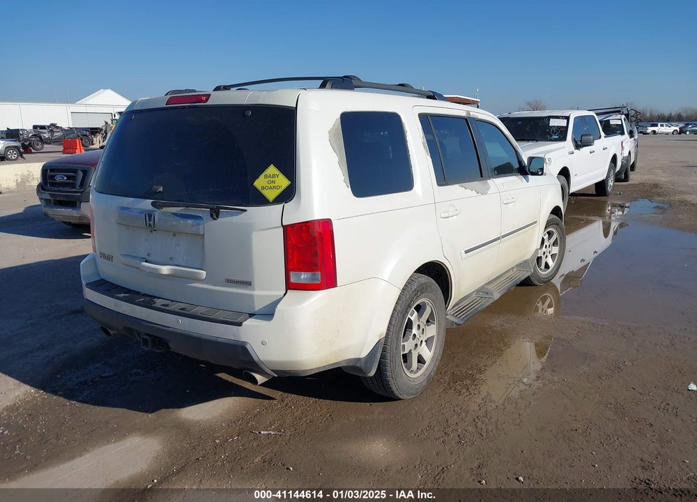 2011 HONDA PILOT TOURING VIN: 5FNYF3H99BB032374