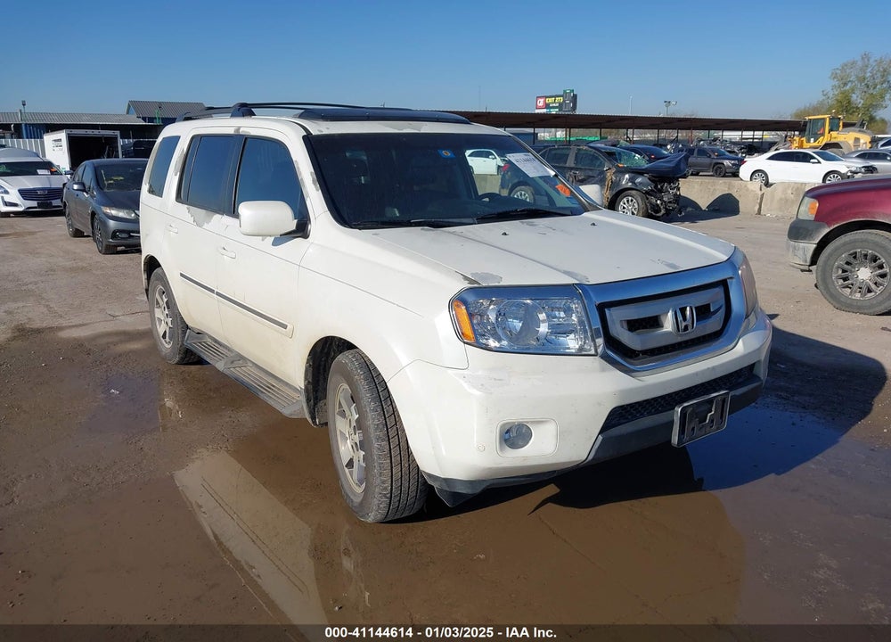 2011 HONDA PILOT TOURING VIN: 5FNYF3H99BB032374