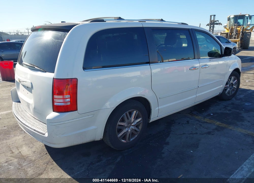 2008 CHRYSLER TOWN & COUNTRY LIMITED VIN: 2A8HR64X48R646882