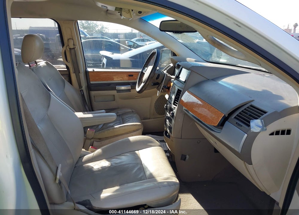 2008 CHRYSLER TOWN & COUNTRY LIMITED VIN: 2A8HR64X48R646882