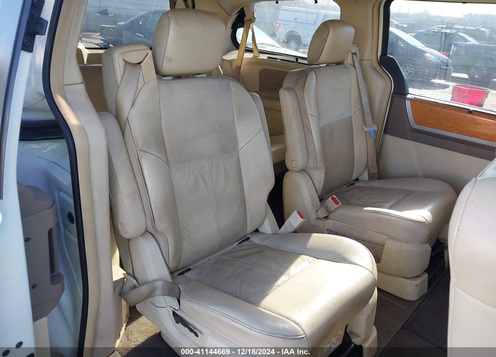 2008 CHRYSLER TOWN & COUNTRY LIMITED VIN: 2A8HR64X48R646882
