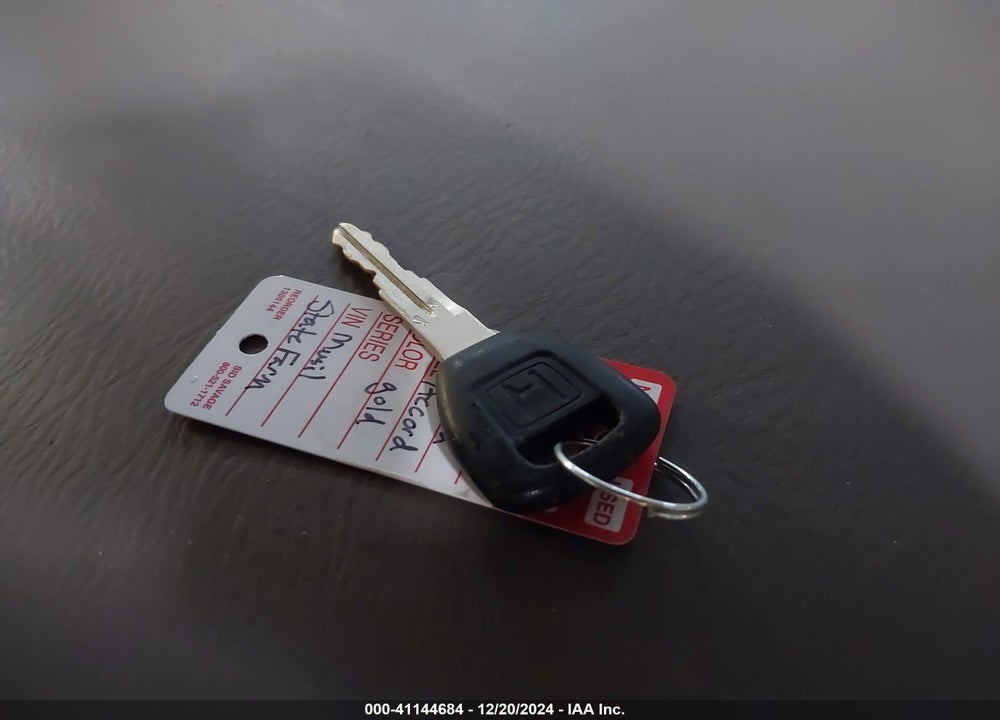 2001 HONDA ACCORD 3.0 EX VIN: 1HGCG16501A070502