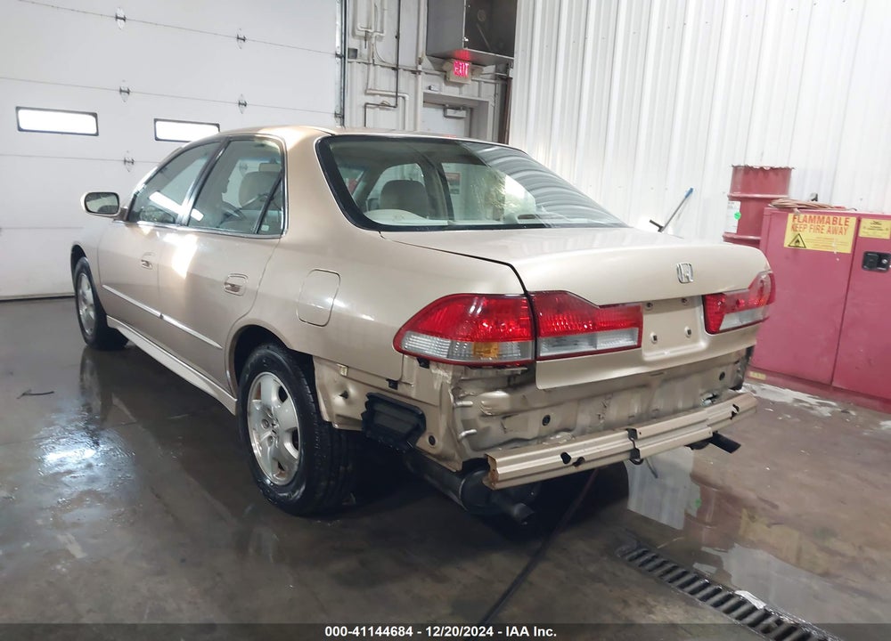 2001 HONDA ACCORD 3.0 EX VIN: 1HGCG16501A070502