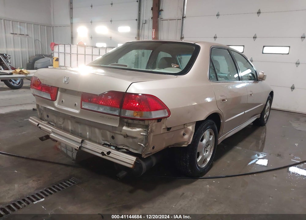 2001 HONDA ACCORD 3.0 EX VIN: 1HGCG16501A070502