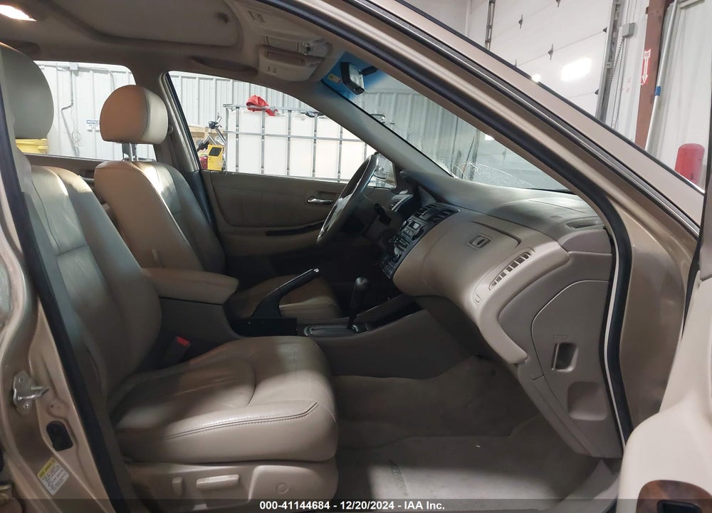 2001 HONDA ACCORD 3.0 EX VIN: 1HGCG16501A070502