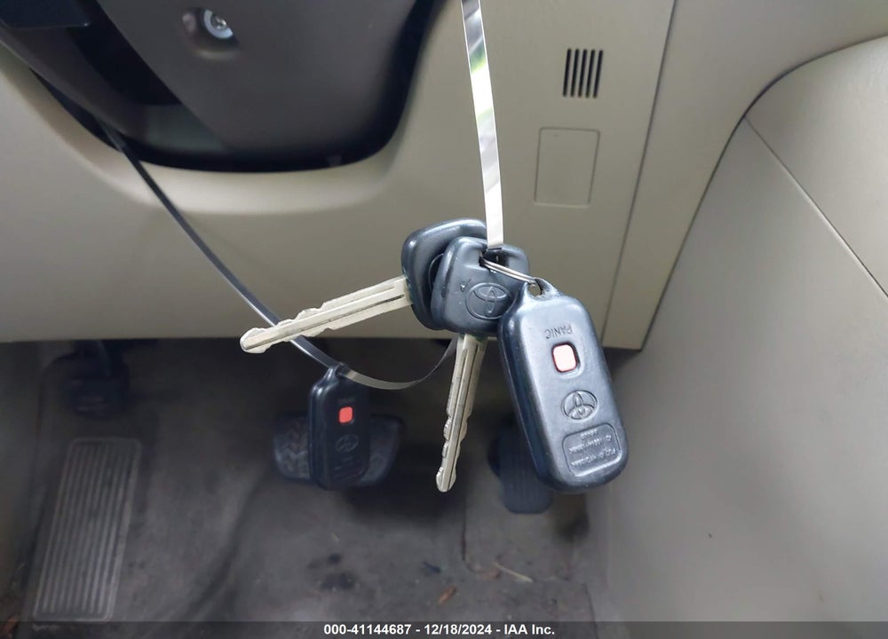2006 TOYOTA HIGHLANDER VIN: JTEHD21A560044039
