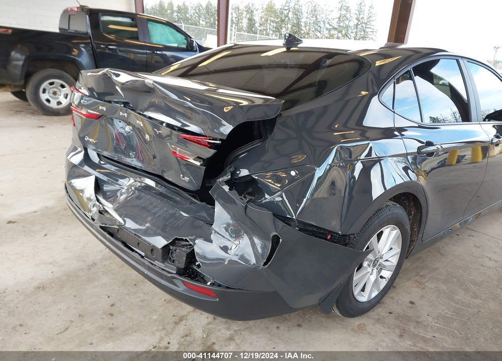 2025 TOYOTA CAMRY LE VIN: 4T1DAACK5SU074247