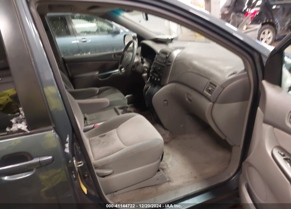 2009 TOYOTA SIENNA LE VIN: 5TDZK23C09S272920