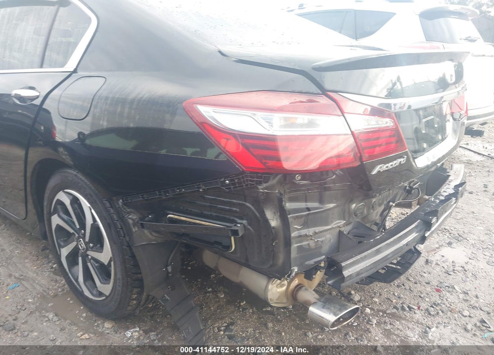 2017 HONDA ACCORD EX-L V6 VIN: 1HGCR3F81HA016782