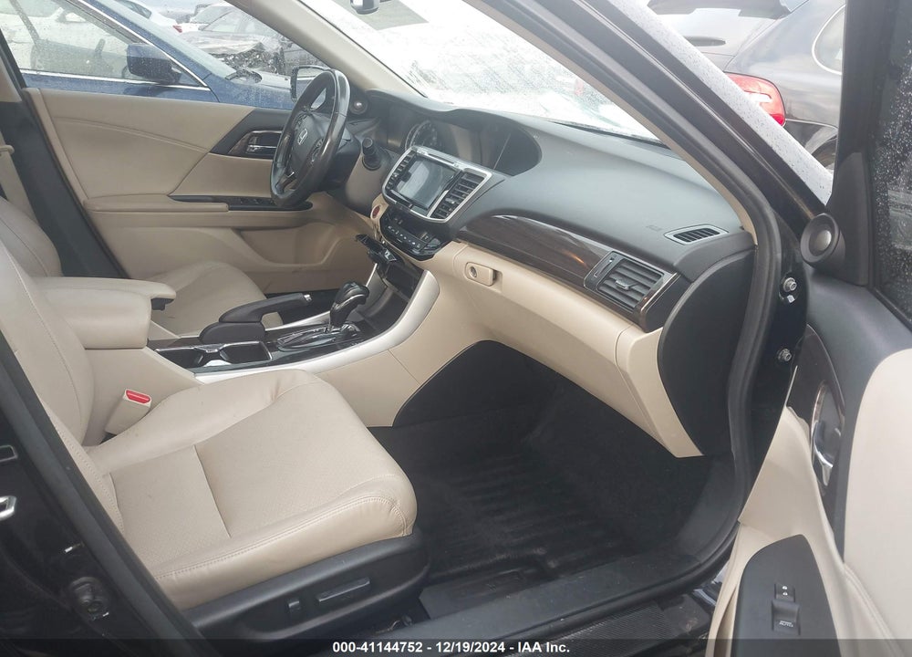 2017 HONDA ACCORD EX-L V6 VIN: 1HGCR3F81HA016782