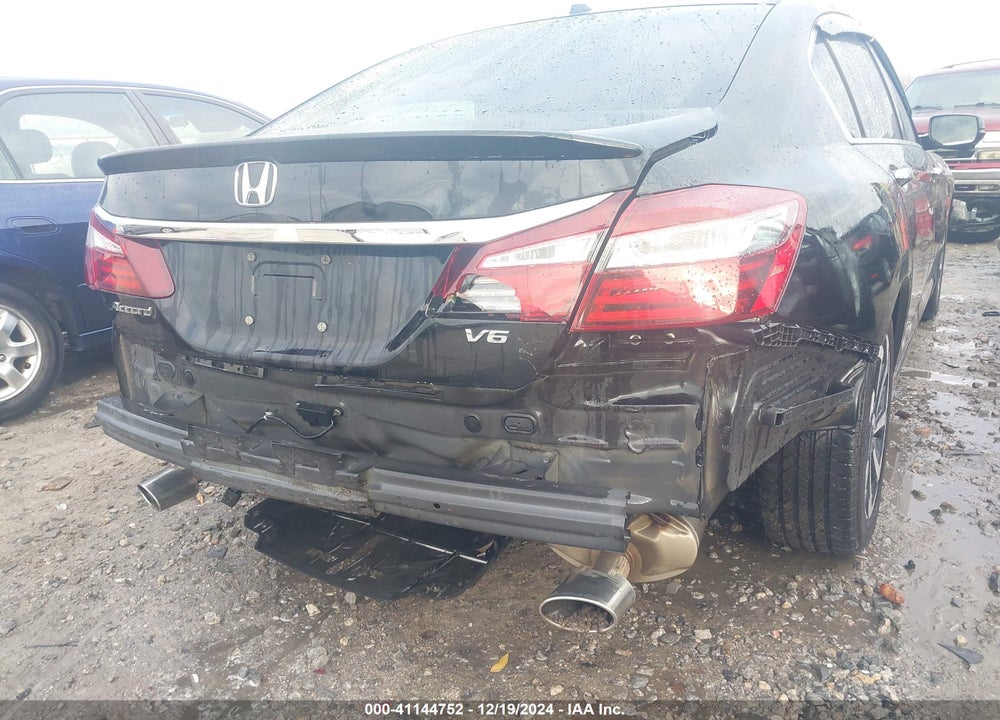 2017 HONDA ACCORD EX-L V6 VIN: 1HGCR3F81HA016782