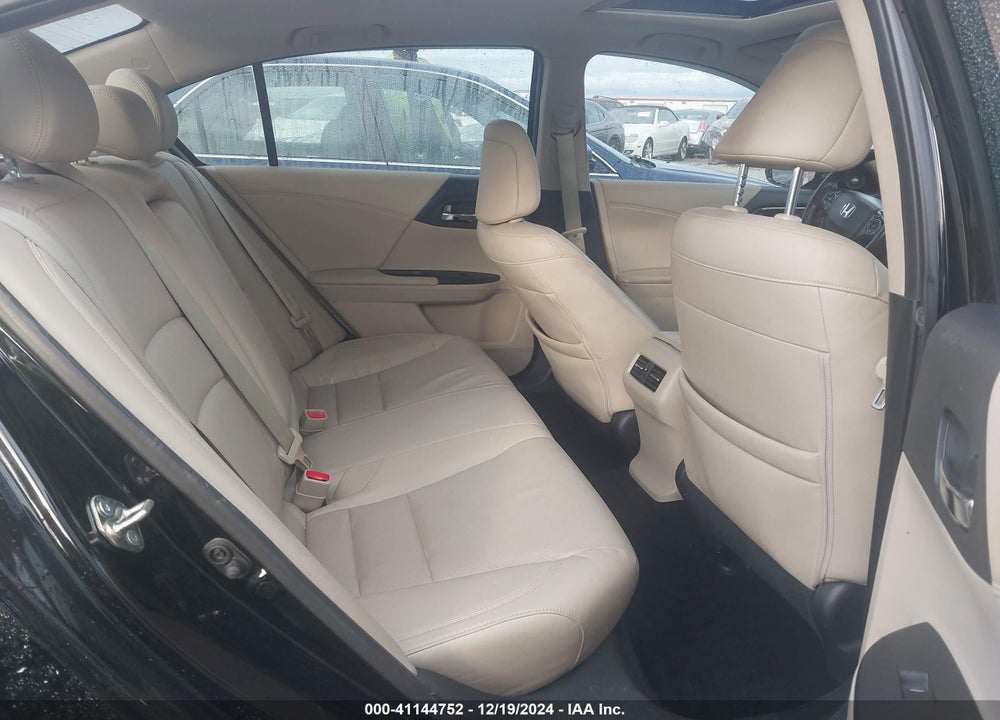 2017 HONDA ACCORD EX-L V6 VIN: 1HGCR3F81HA016782