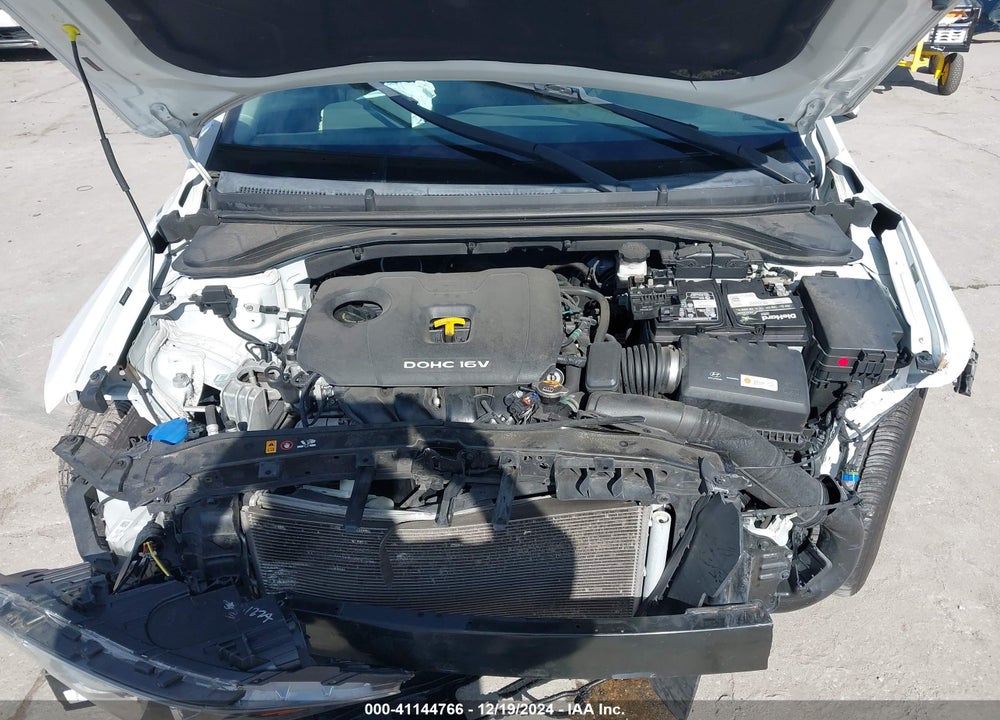 2018 HYUNDAI ELANTRA SEL VIN: 5NPD84LF8JH302366