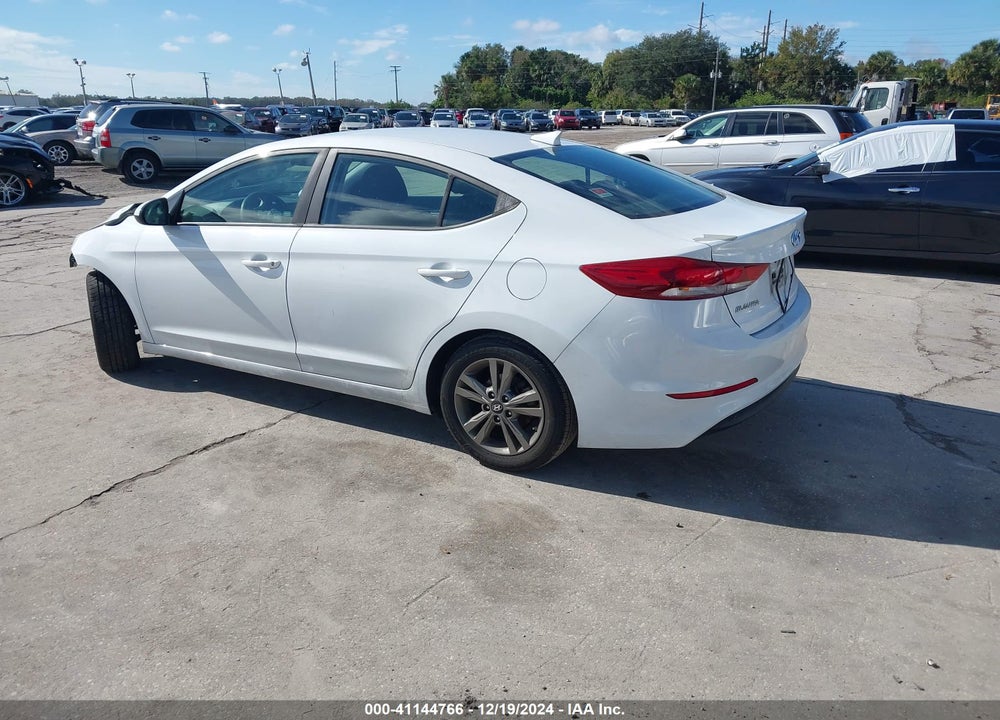 2018 HYUNDAI ELANTRA SEL VIN: 5NPD84LF8JH302366