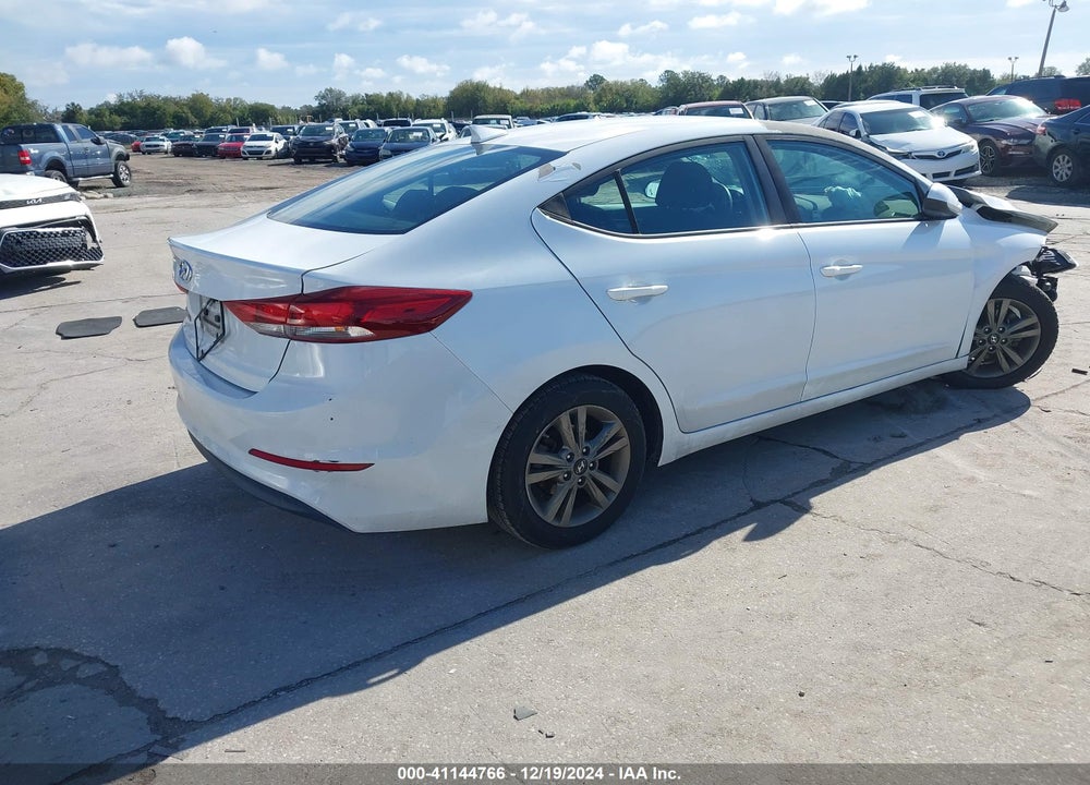 2018 HYUNDAI ELANTRA SEL VIN: 5NPD84LF8JH302366