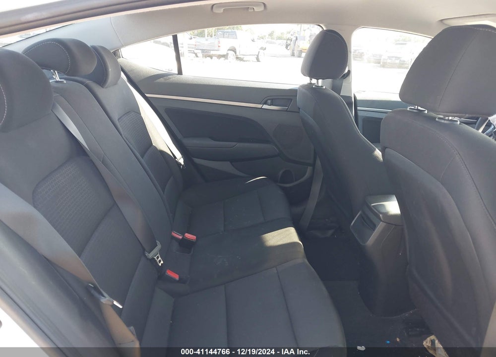 2018 HYUNDAI ELANTRA SEL VIN: 5NPD84LF8JH302366