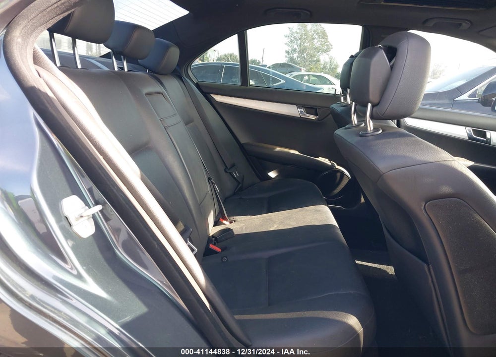 2008 MERCEDES-BENZ C 300 VIN: WDDGF54X88R011956
