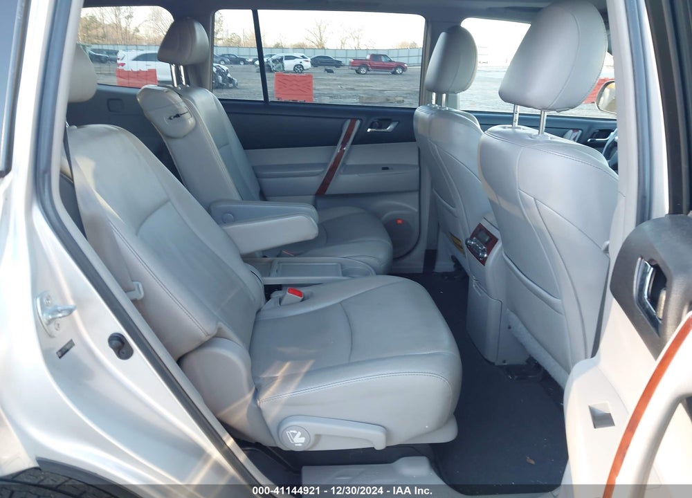 2011 TOYOTA HIGHLANDER LIMITED V6 VIN: 5TDYK3EH9BS047749