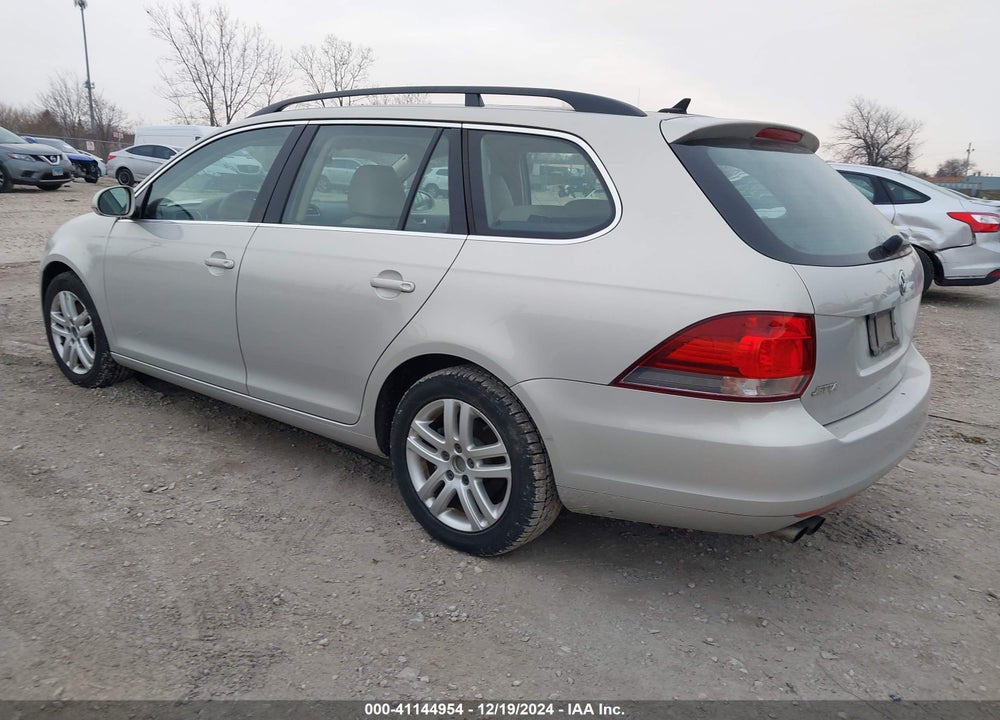 2010 VOLKSWAGEN JETTA VIN: 3VWTL7AJ2AM655731