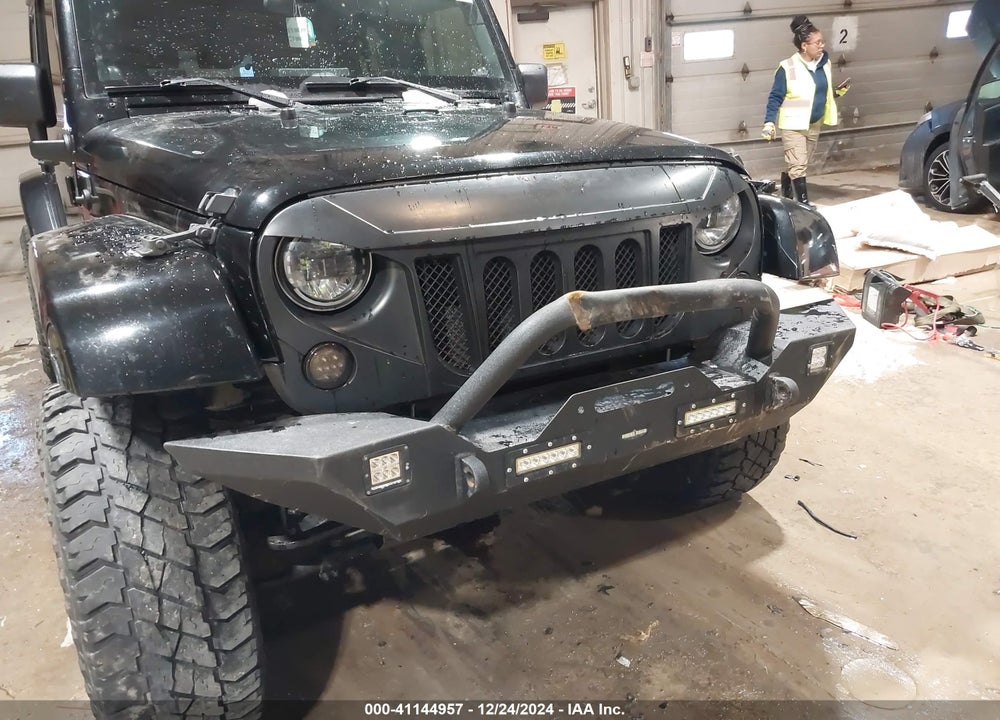 2008 JEEP WRANGLER UNLIMITED SAHARA VIN: 1J4GA59138L598688