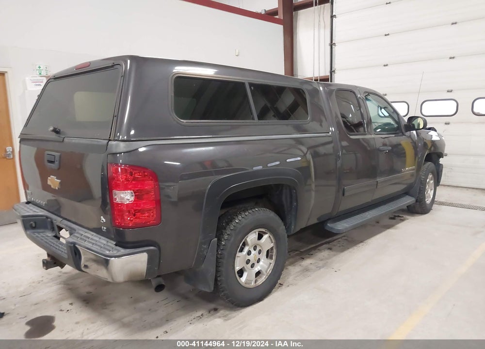 2011 CHEVROLET SILVERADO 1500 VIN: 1GCRCSE05BZ260072