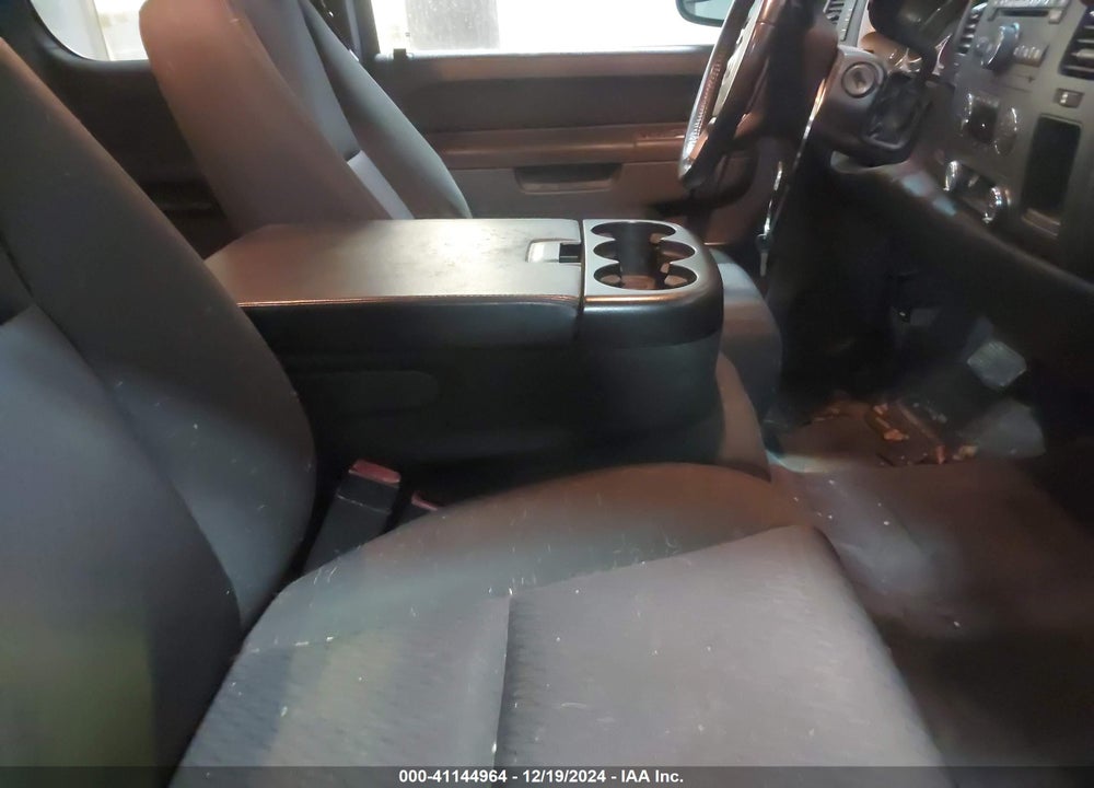 2011 CHEVROLET SILVERADO 1500 VIN: 1GCRCSE05BZ260072