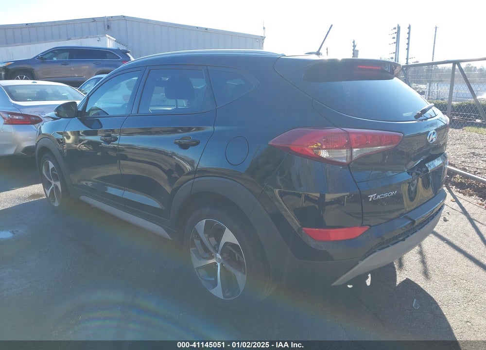 2017 HYUNDAI TUCSON SPORT VIN: KM8J33A24HU551285