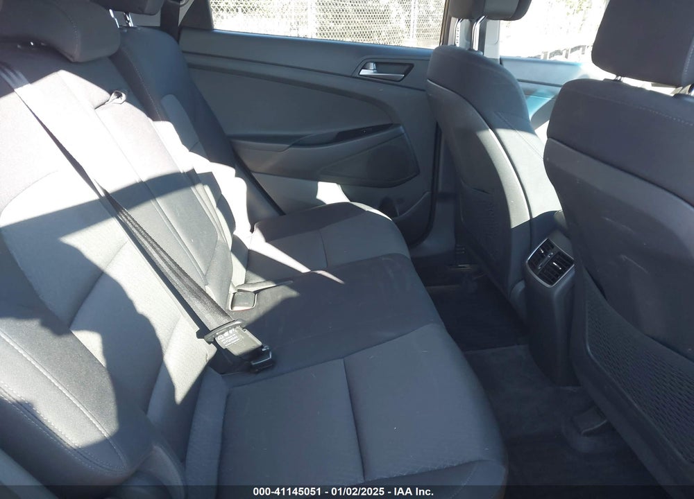 2017 HYUNDAI TUCSON SPORT VIN: KM8J33A24HU551285