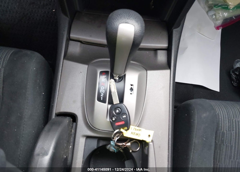 2011 HONDA ACCORD 2.4 LX-P VIN: 1HGCP2F49BA118822