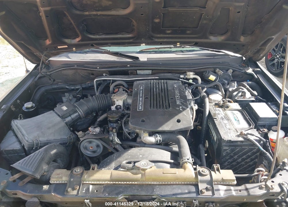 2000 MITSUBISHI MONTERO SPORT LS/XLS VIN: JA4LS31H3YP054600