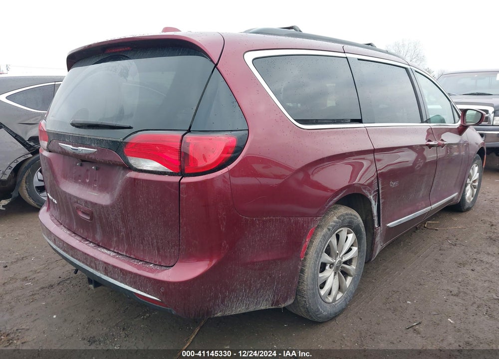 2017 CHRYSLER PACIFICA TOURING L VIN: 2C4RC1BG8HR642160