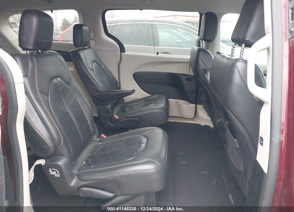 2017 CHRYSLER PACIFICA TOURING L VIN: 2C4RC1BG8HR642160