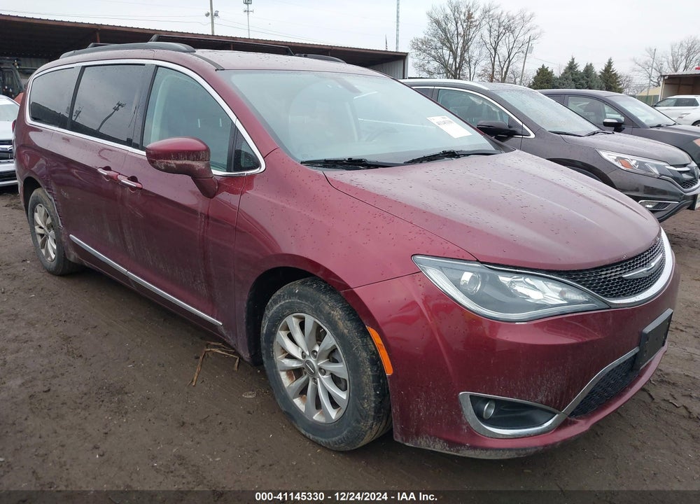 2017 CHRYSLER PACIFICA TOURING L VIN: 2C4RC1BG8HR642160