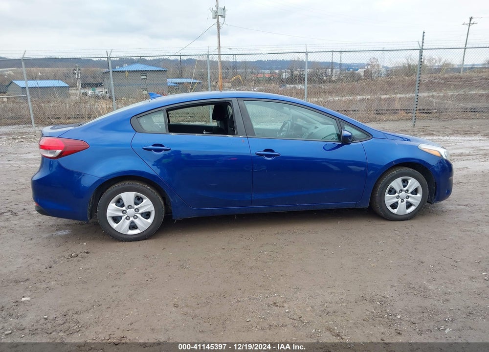 2017 KIA FORTE VIN: 3KPFK4A73HE059201