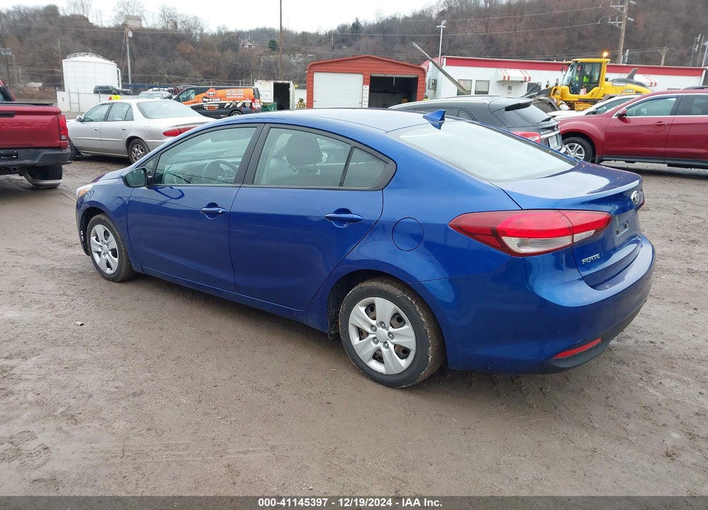 2017 KIA FORTE VIN: 3KPFK4A73HE059201