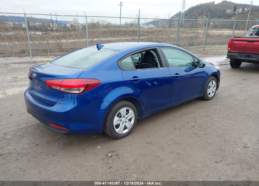 2017 KIA FORTE VIN: 3KPFK4A73HE059201